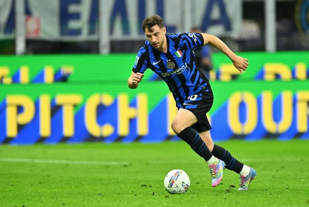 Calciomercato Inter, Carlos Augusto resta: Chivu blocca il jolly