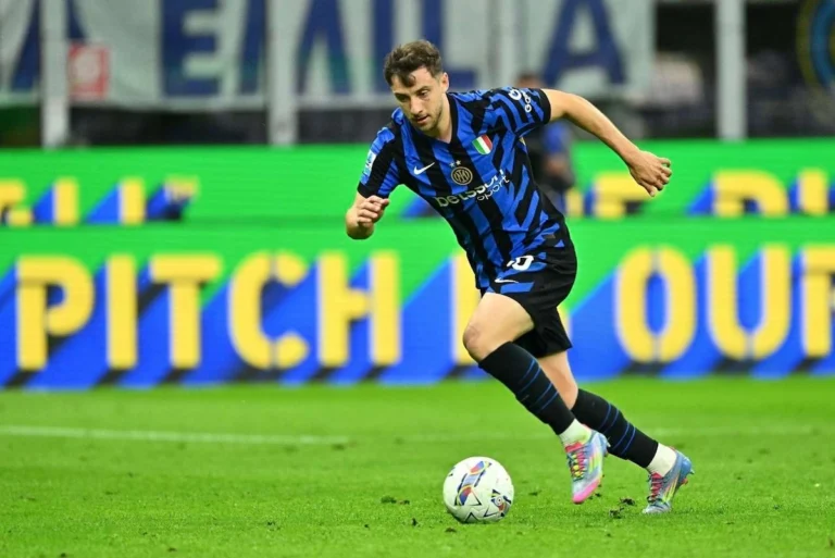 Calciomercato Inter, Carlos Augusto resta: Chivu blocca il jolly