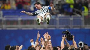 Mondiale, Messi leggendario: ribalta l’Egitto e fa bye bye a Ronaldo